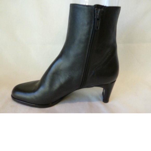 NEW Stuart Weitzman Myside Cola Ankle Boot - Picture 6 of 8